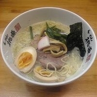 「ミルク風味旨しお+煮玉子」@らーめん 桃源の写真