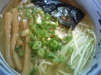 「魚こく塩らぁめん+ピリ辛チャーシュー丼（680円+280円）」@ラーメン天天の写真