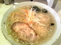 「塩らーめん（￥700）+大盛り（￥100）」@ひるがお 新宿御苑店の写真