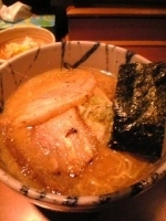 「しょうゆらーめん」@風来居 大宮店の写真