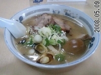 「ねぎチャーシューメン（730円）+煮玉子（100円）」@手打ラーメン 長八の写真