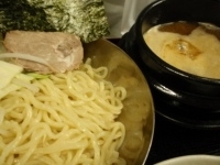 「醤油つけ麺」@究極のらーめん屋 がっつ 亀戸店の写真