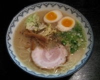 「とん塩らーめん+半熟煮玉子」@麺屋 いっこくの写真