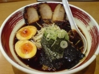 「黒プレミアム 980円」@麺家 いろは アクアシティお台場店の写真