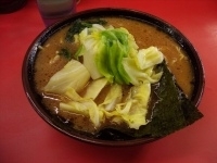 「ラーメン（固め）+春キャベツ」@ラーメン杉田家の写真