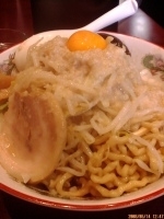 「油めん大盛+生卵（780円+100円+50円=930円）」@らーめん るどるふの写真