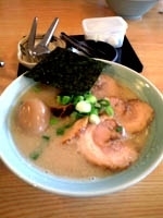 「ちゃーしゅー麺+味付け玉子+半ライス+餃子」@らーめん専門店 小川 町田小山本店の写真