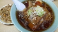 「醤油ラーメンセット（￥780）・水曜限定ランチサービス味玉付」@元祖 札幌や 新宿店の写真
