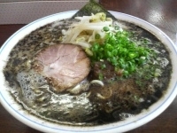 「らーめん・大盛（麺固め） ￥800」@なんつッ亭 秦野本店の写真