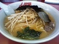 「特製味噌ネギラーメン」@ラーメン山岡家 伊勢崎宮子店の写真