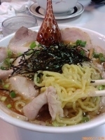 「夜ラーメン（大盛）※店舗情報HPに付属クーポンサービス 819円」@ファミリーチューカ なかむらの写真