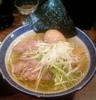 「塩そば 730円+味玉 100円」@らぁめん大山 神田店の写真