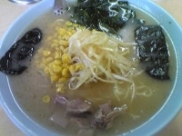 「ネギラーメン（中）+コーン」@とんとんラーメンの写真