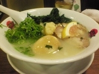 「鶏パイタン（全部のせ）」@太陽のトマト麺 水道橋店の写真