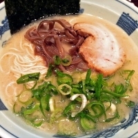 「白ら〜めん（￥670）+サービス半ライス」@三代目 ◯助 MARUSUKEの写真