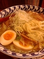 「わんたんとり塩めん大盛+味玉 800円+20円+100円=920」@武藤製麺所の写真