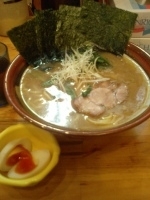 「中盛ラーメン 味玉」@洞くつ家の写真