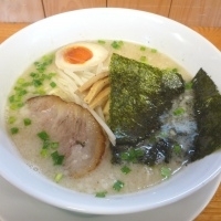 「とんこつらーめん白 650円」@らーめん ぶるてり屋の写真