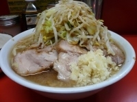 「小（ニンニクカラメ）」@ラーメン二郎 神田神保町店の写真