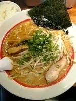 「味噌らーめん（大盛）、ライス（無料）」@旭川味噌ラーメン せいべえ 上野本店の写真
