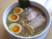 「徳丸・中+味付玉子」@煮干そば とみ田の写真