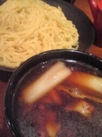 「鶏ねぎ香味つけ麺（大盛）+チャーシュー丼+ピリ辛餃子」@萬○屋 川崎店の写真