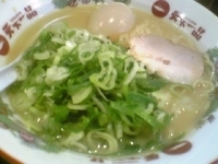 「青ネギラーメン（こってり）・味玉」@天下一品 渋谷店の写真