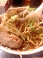 「ラーメン+ブタ+魚粉（野菜、ニンニク）600円+120円+50円」@ラーメン大 堀切店の写真