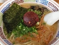 「03 長浜らーめん 塩（茹で5秒） 激辛玉￥100 替玉￥100」@ハングリードラゴンの写真