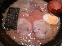 「嵐げんこつラーメン 620円 麺大盛券 150円」@らあめん花月嵐 池袋店の写真