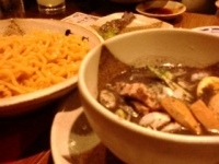 「冷やし黒ゴマつけ麺（太麺）」@越後秘蔵麺 無尽蔵 しながわ家の写真