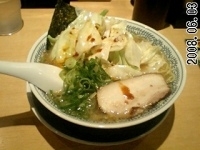 「濃厚とんこつ醤油 きゃべとん（714円）」@二代目丸源 岩槻店の写真