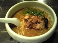 「掛け豚そば800円+替え玉100円」@俺の空 池袋店の写真