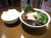 「らーめん（700円）+めし（180円）」@なんつッ亭 池袋店の写真