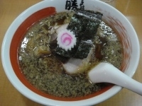 「正油らーめん」@支那そば 勝丸 目黒本店の写真