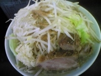 「ぶた麺 中盛 野菜・にんにく・かつお」@風と花の写真