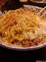 「温玉油そば大盛（800円+100円=900円）」@兎に角 松戸店の写真