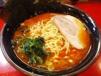 「ドラゴンラーメン中盛（麺硬め,苦闘編 危機一髪）」@介一家 鶴見店の写真