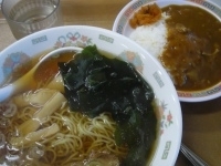 「Aセット（ラーメン+半カレー）680円」@鮫洲食堂の写真