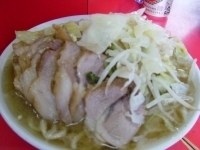 「小豚ダブル 700円（ヤサイマシマシ・カラメ・ニンニク）」@ラーメン二郎 三田本店の写真