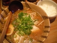 「赤味噌ラーメン750円」@らーめん鐡 三田店の写真