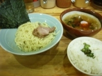 「つけめん（750）+ライス（100円）」@洞くつ家の写真