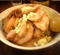 「豚増しラーメン+豚増し（小ダブル）+味付玉子 ・・・ 麺固・アブ」@らーめん陸の写真