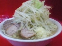 「小ぶたラーメン（カタメ・ウスメ・ヤサイマシマシニンニク）」@ラーメン二郎 神田神保町店の写真