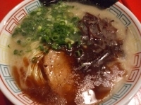 「九州らーめん黒・醤油味（700円）」@つけ麺 中華そば 節 用賀店の写真