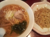 「らーめん半チャーハンセット￥850」@中華 華山の写真