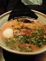 「全部のせ黒豚燻らあめん」@黒豚豚骨らあめん Bamboo!Youngの写真