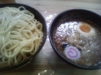 「づけめん（中盛り）+豚ほぐし+野菜」@中華そば・特製もりそば 満帆 伊勢崎店の写真