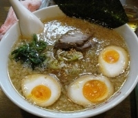 「こってりらーめん+味付け玉子+ブタメシ」@力丸堂の写真