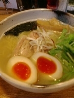 「とりしおらーめん+クーポンの味玉」@めん業一筋 善龍の写真